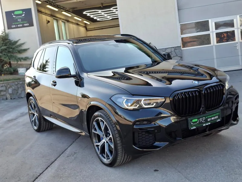 Črn BMW X5 po poliranju
