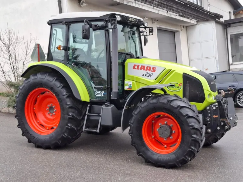 Traktor Claas po čiščenju